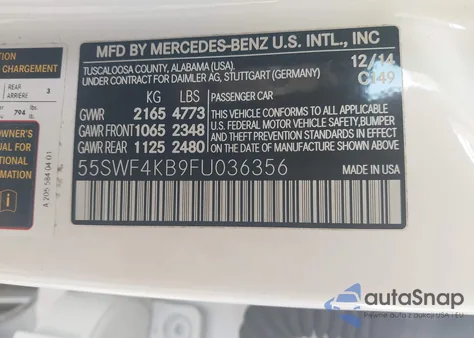 2015 Mercedes-Benz C 300 4Matic z USA, uszkodzony, nr VIN 55SWF4KB9FU036356